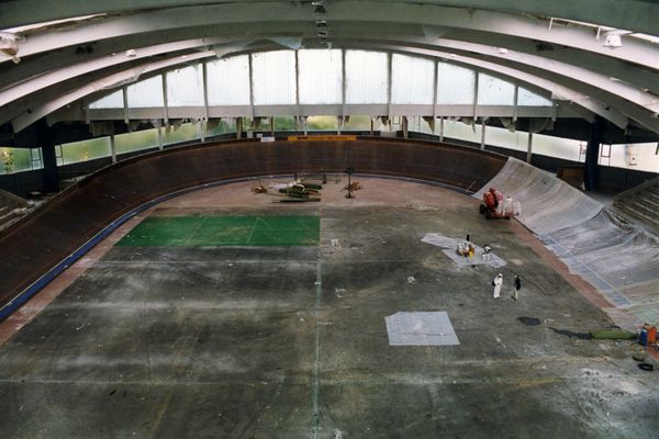 Sportforum Kaarst-Büttgen vor der Sanierung der Großen Halle im Jahr 2000; Foto: (c) by Egon W. Vossen